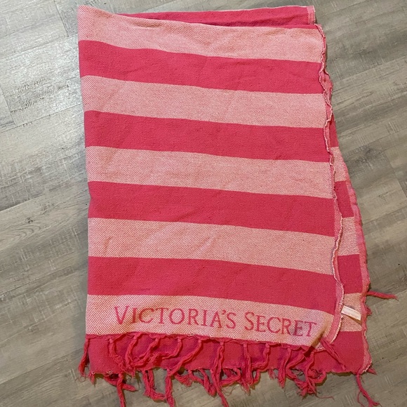 Victoria's Secret Other - Victoria’s Secret pink stripped blanket